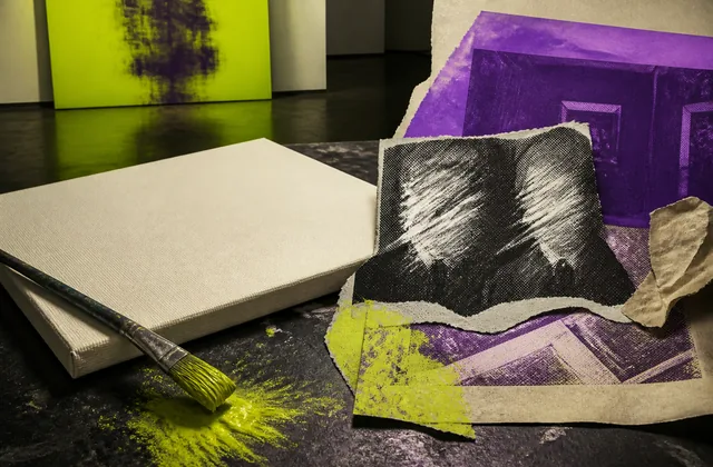 一张拥抱照引发的官司：伊丽莎白·佩顿画作被指抄袭绿洲兄弟合照